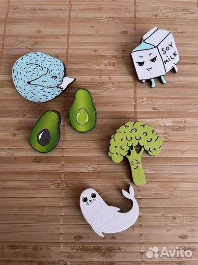 Значки деревянные