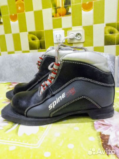 Лыжные ботинки детские 31 размер