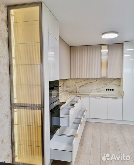 Кухня под потолок по вашим размерам