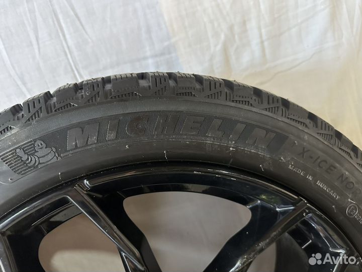 Michelin Agilis X-Ice North 235/45 R18