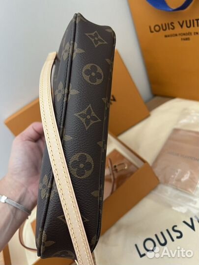 Сумка Louis Vuitton mini pochette