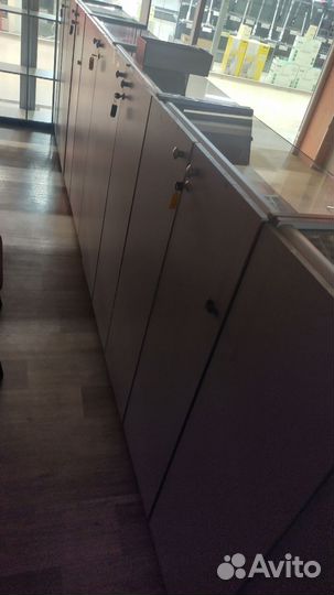 Шкафы витрины стеклянные