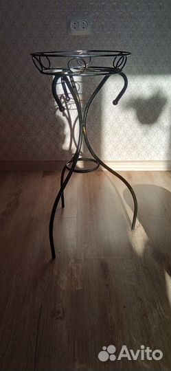 Подставка для цветов напольная металлическая