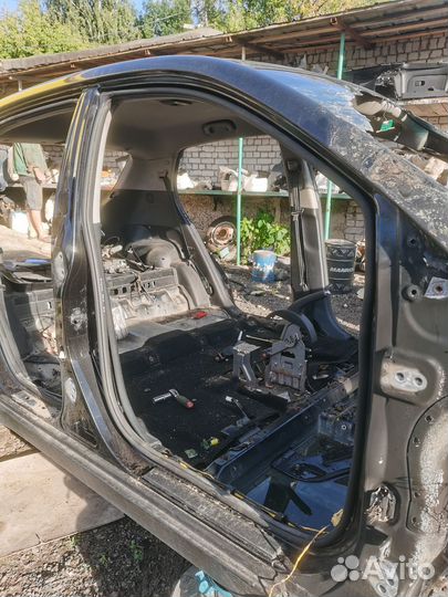 Уплотнитель двери SsangYong Actyon 2012
