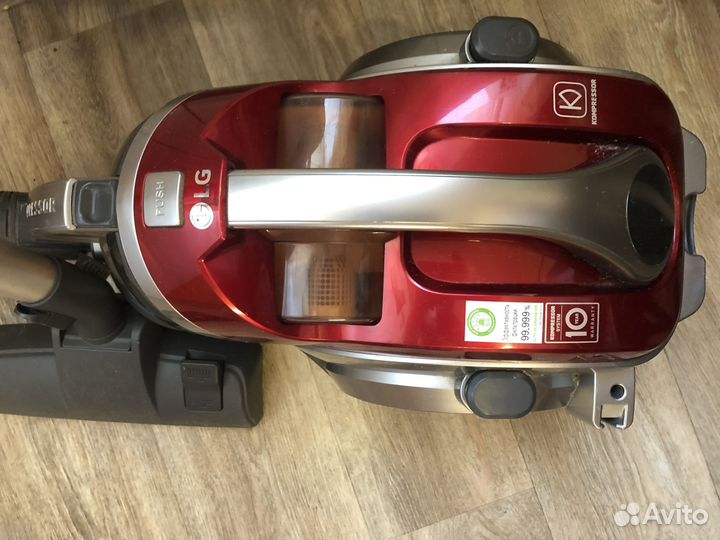 Пылесос с контейнером для пыли LG Kompressor