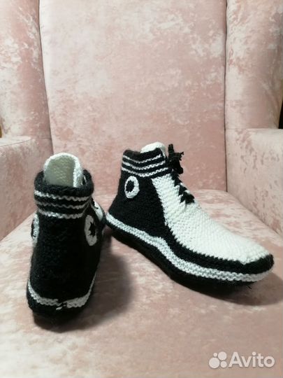 Носки, тапки вязаные ручной работы