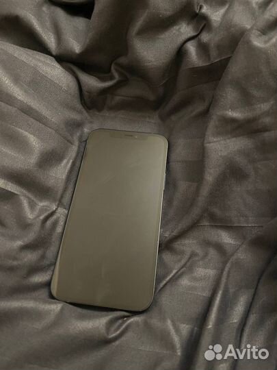 iPhone 12, 64 ГБ