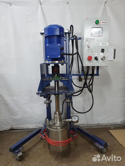 Лаборатоный Диссольвер с Вакуумной Емкостью на 10л