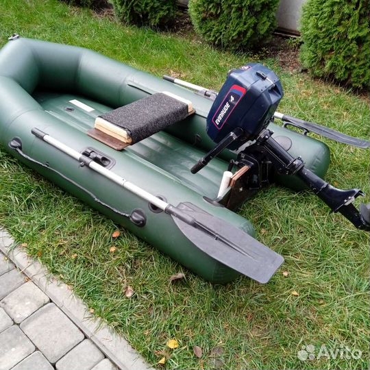 Лодка с мотором