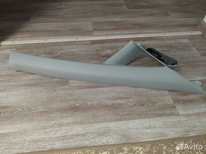 Накладка на переднюю правую стойку на Toyota wish