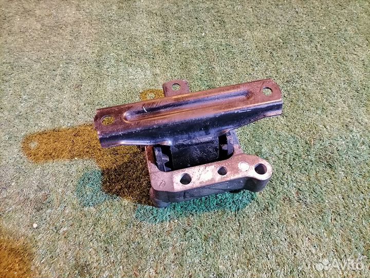 Опора двигателя (подушка двс) правая MN184372 Mits