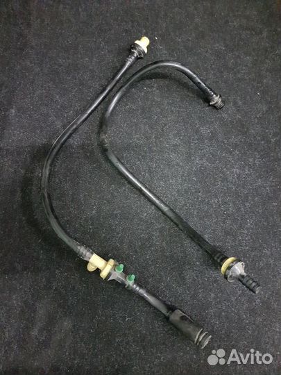 Клапан с трубкой вакуума тормозов на Фольксваген