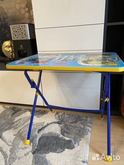 Детский столик и стульчик