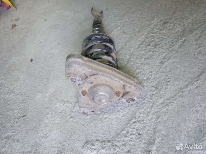 Стойка передняя Audi A4 B5 ауди а4 б5