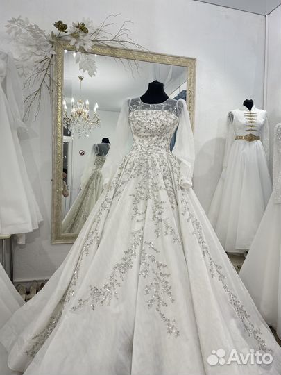 Свадебное платье