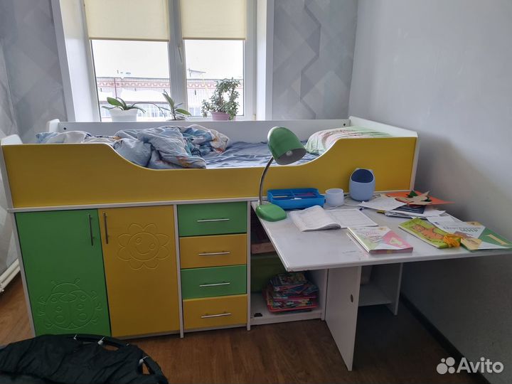 Кровать чердак со столом