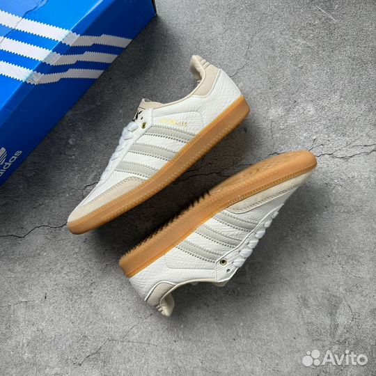 Кроссовки adidas