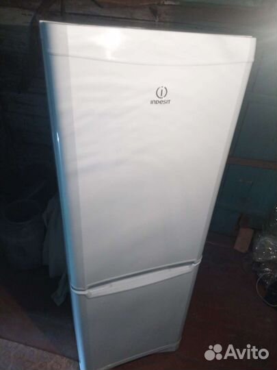 Холодильник indesit