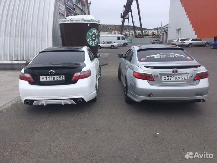 Спойлер дактейл на камри 40