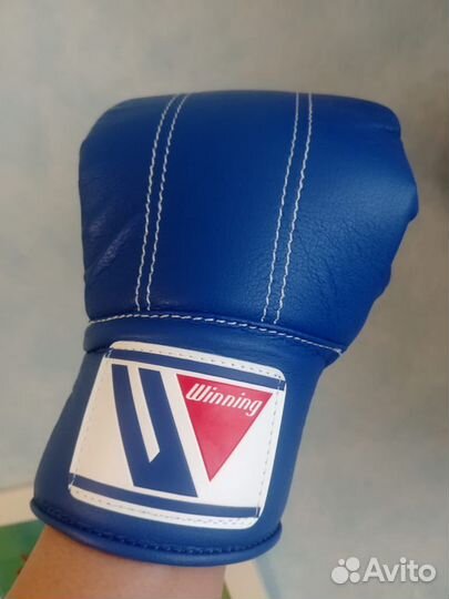 Боксерские перчатки Winning