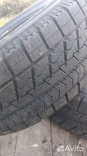 Bridgestone Blizzak Ice 7.00/60 R17