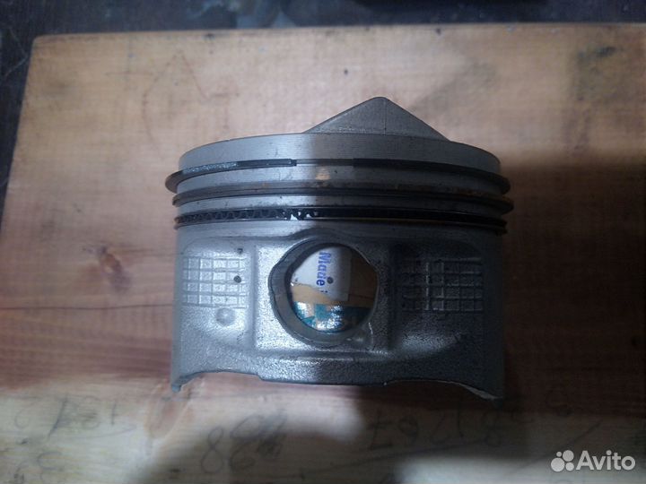 Поршень volvo 274388