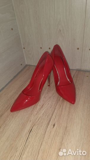 Туфли женские 39 размер красные