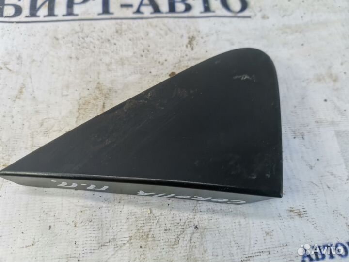 Накладка переднего крыла правого Toyota Corolla X