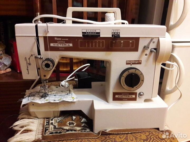 Швейная электрическая машинка новая