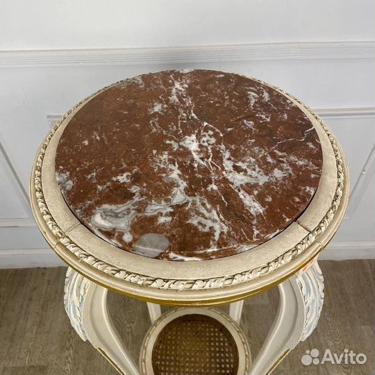 Антикварная высокая подставка