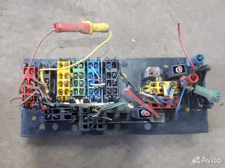 Блок предохранителей ауди 80 б4