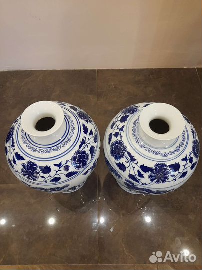 Вазы фарфоровые Китай 30см