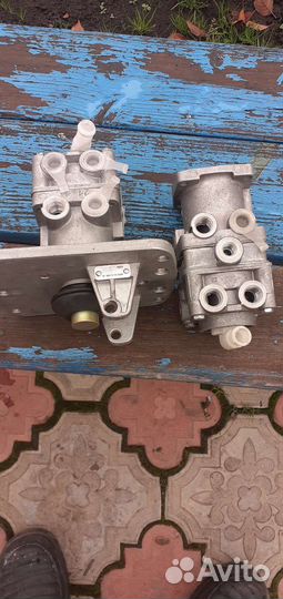 Кран тормозной камаз