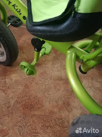 Трехколесный велосипед с родительской ручкой