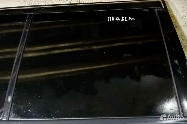 Стекло двери задней правой Mitsubishi Pajero III