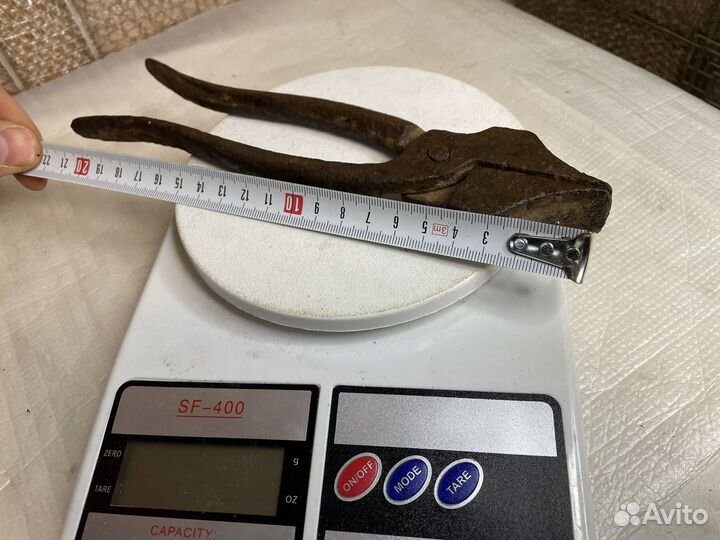 Кованные старинные щипцы