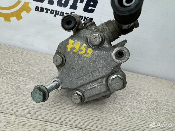 Насос гидроусилителя руля Volkswagen Golf 4 2003