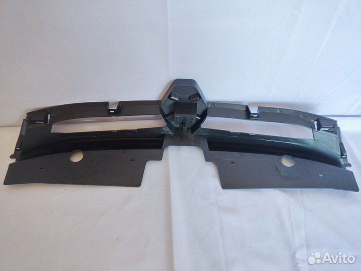 Решетка радиатора Renault Duster