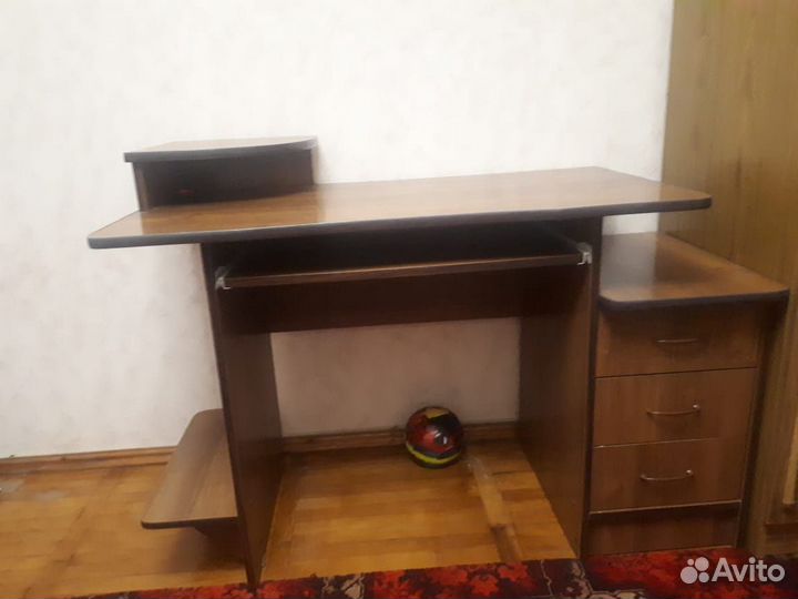 Компьютерный стол