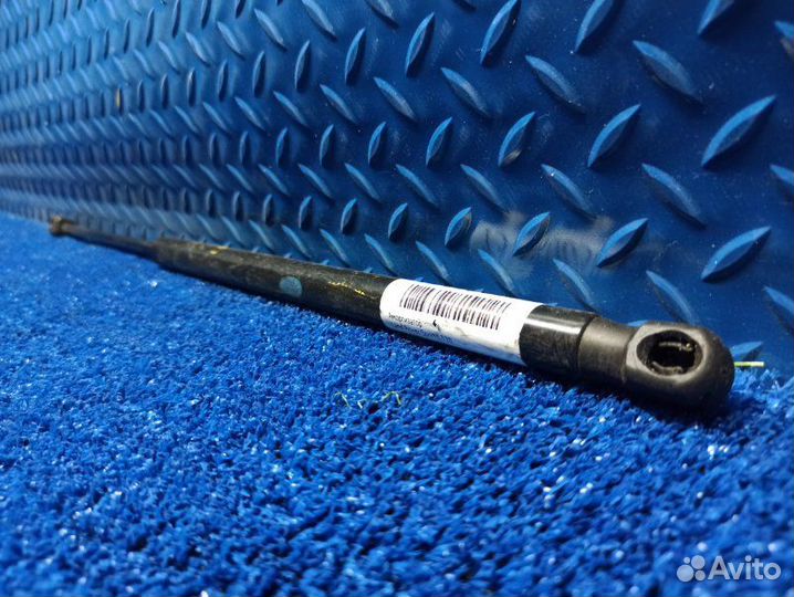 Амортизатор багажника Range Rover Sport L320