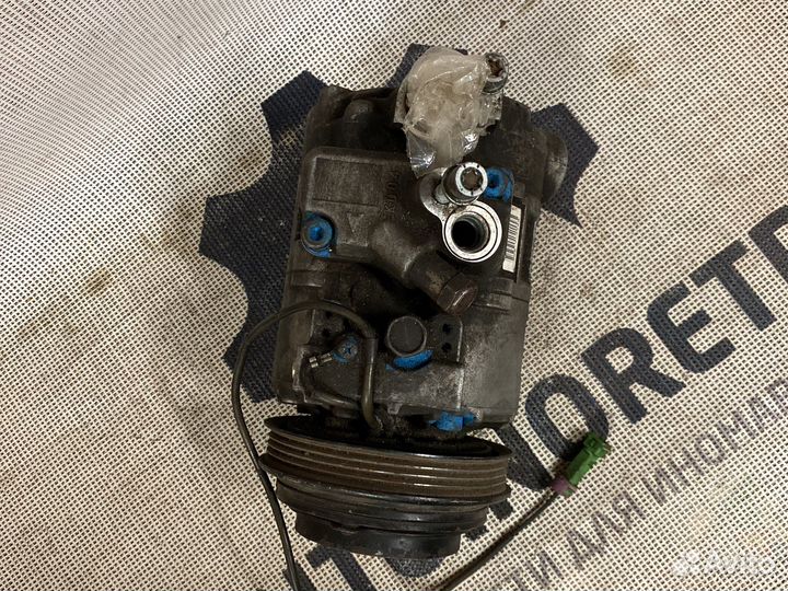 Компрессор кондиционера Audi 4D0260805C