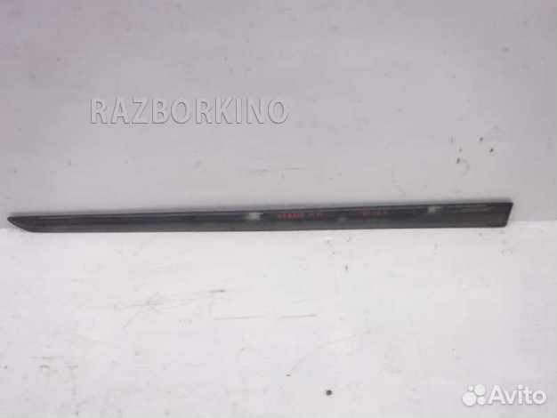 Накладка двери передней правой