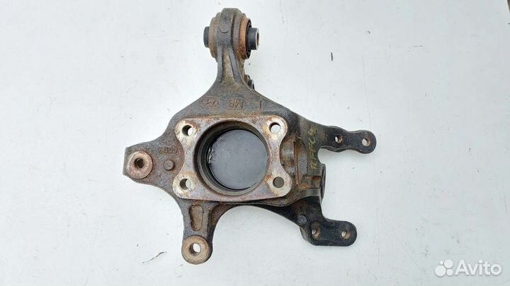 Кулак задний левый Kia Ceed1 ED