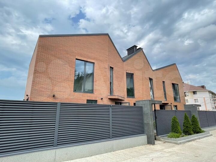 Таунхаус 93 м² на участке 2,3 сот.