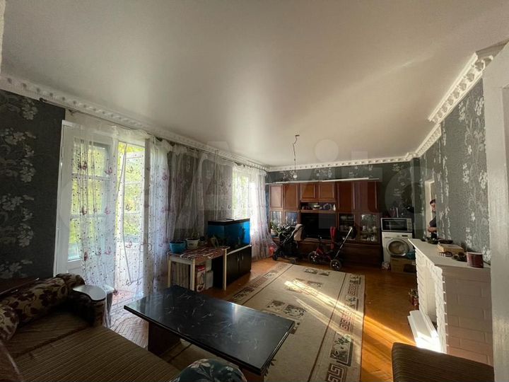 4-к. квартира, 76 м², 2/4 эт.