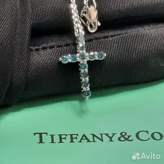 Золотой крест Tiffany с бриллиантами