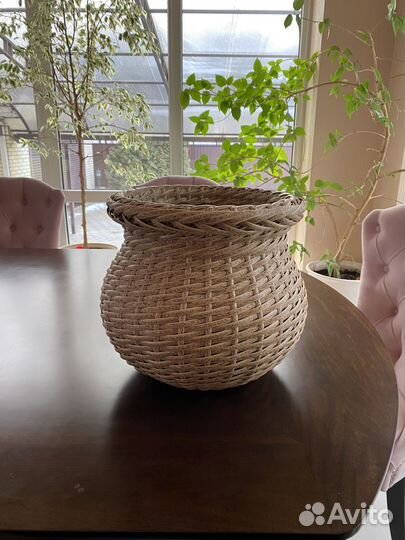 Кашпо для цветов плетеное