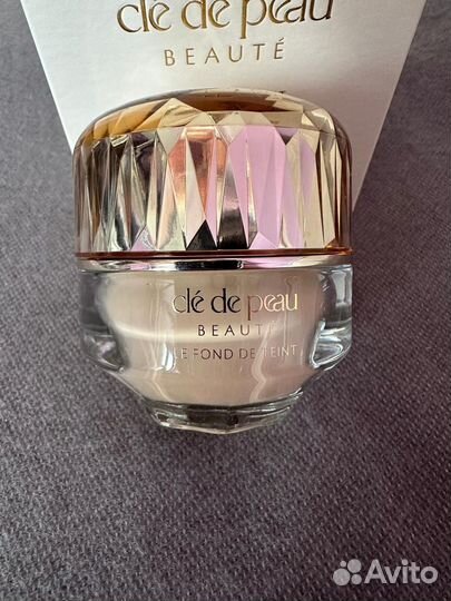 Тональный крем Cle de peau