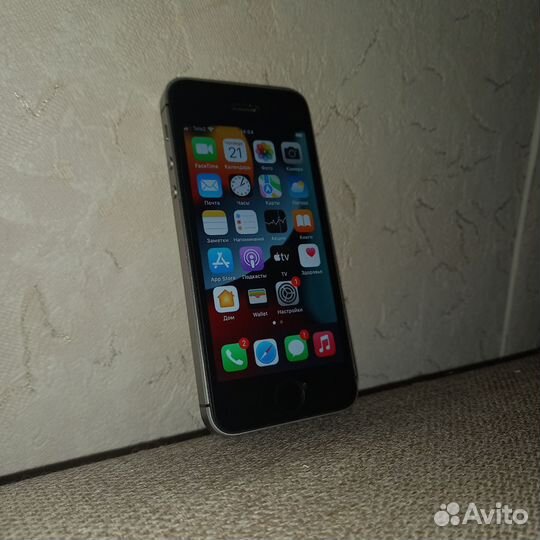 iPhone SE, 32 ГБ