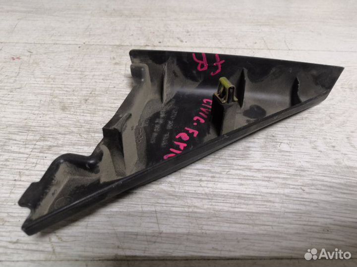 Уголок двери передний правый Honda Civic Ferio ES1